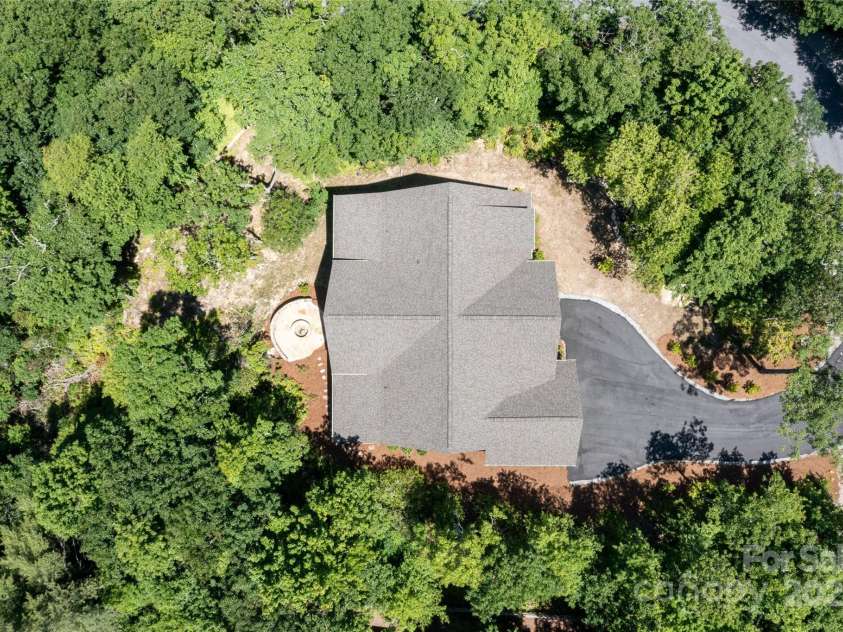 100 Tiger Paw Lane, Sapphire, NC 28774.  MLS# CAR4155572, YatesRealty ID 4147. 