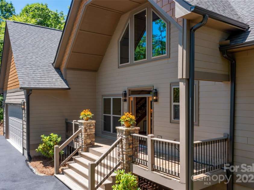 100 Tiger Paw Lane, Sapphire, NC 28774.  MLS# CAR4155572, YatesRealty ID 4147. 