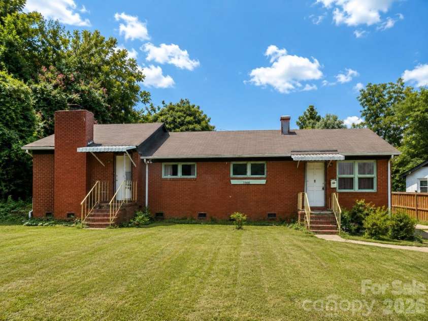 3308 Sutton Drive, Charlotte, NC 28216.  MLS# CAR4411744, YatesRealty ID 41470. 