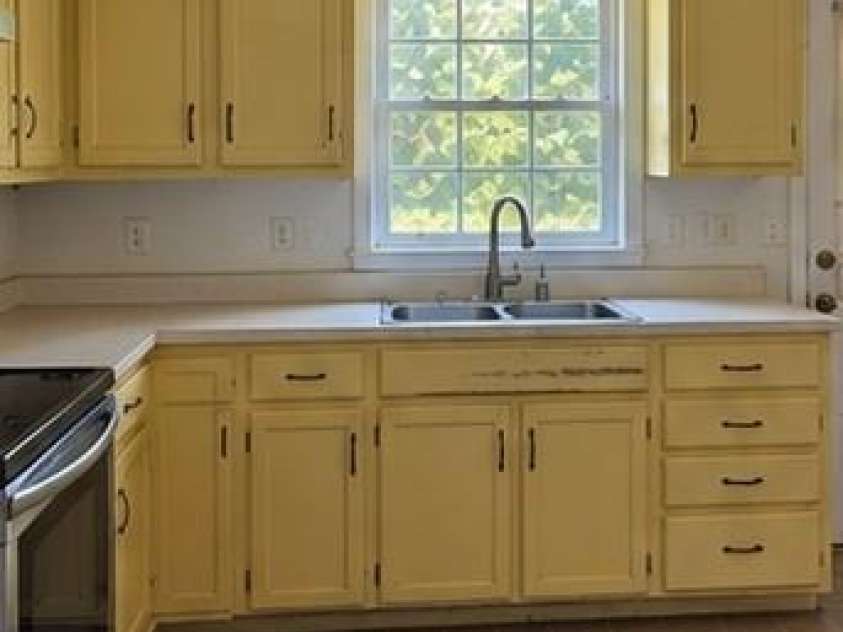 3308 Sutton Drive, Charlotte, NC 28216.  MLS# CAR4411744, YatesRealty ID 41470. 