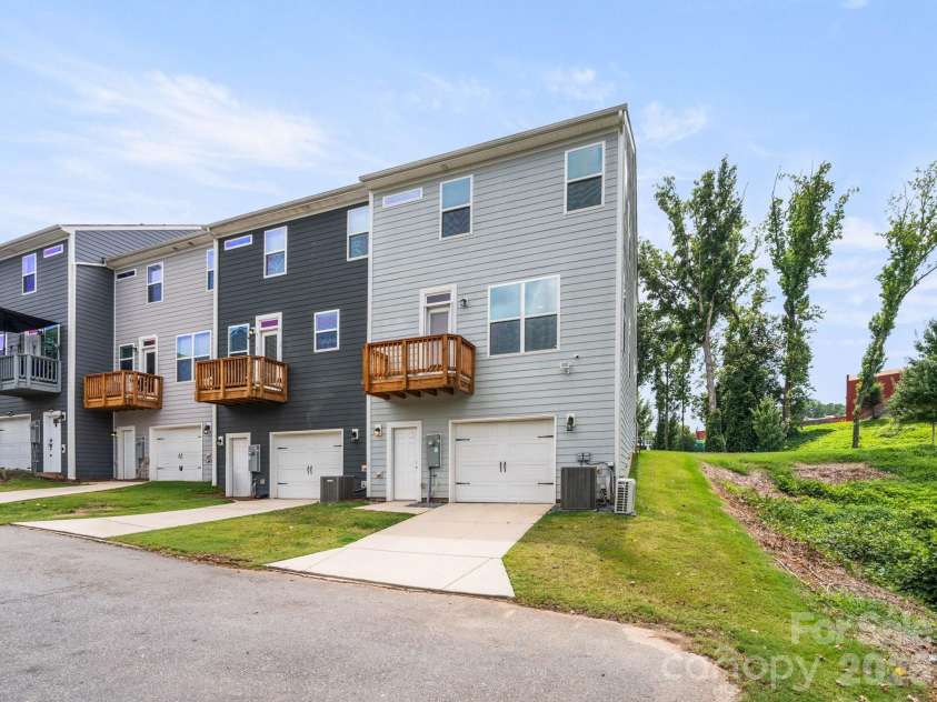 1001 Township Parkway, Belmont, NC 28012.  MLS# CAR4411189, YatesRealty ID 41471. 