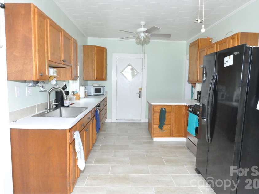 161 Walnut Street, Chester, SC 29706.  MLS# CAR4411761, YatesRealty ID 41474. 