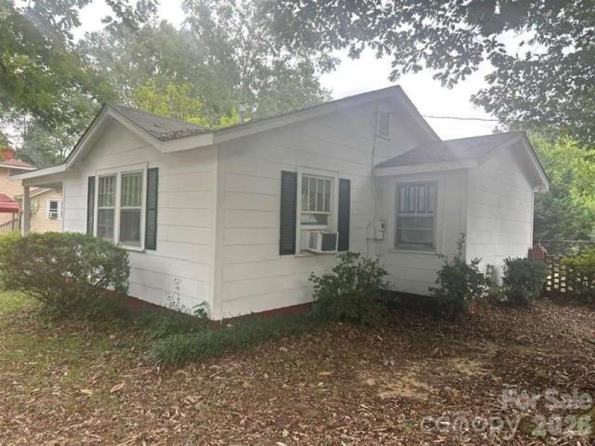100 West Street, Monroe, NC 28112.  MLS# CAR4410973, YatesRealty ID 41476. 