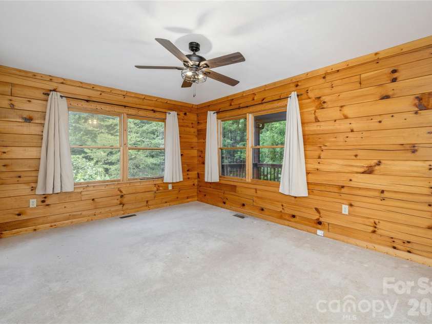 47 Buchanan Lane, Canton, NC 28716.  MLS# CAR4392413, YatesRealty ID 41479. 