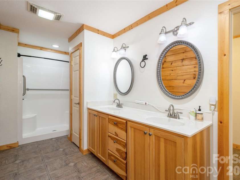 47 Buchanan Lane, Canton, NC 28716.  MLS# CAR4392413, YatesRealty ID 41479. 