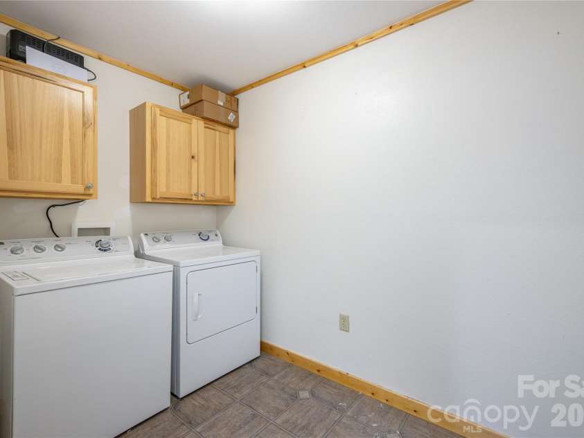 47 Buchanan Lane, Canton, NC 28716.  MLS# CAR4392413, YatesRealty ID 41479. 
