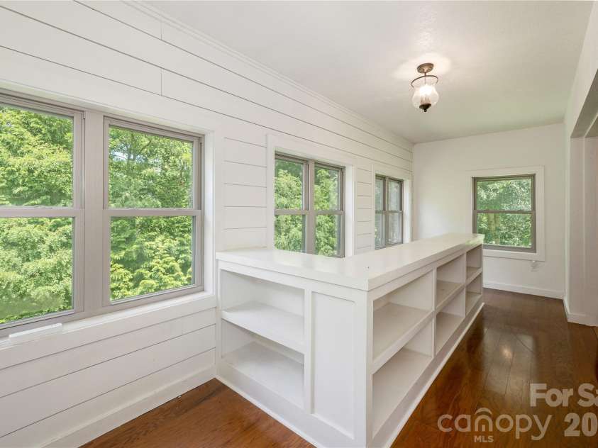 47 Buchanan Lane, Canton, NC 28716.  MLS# CAR4392413, YatesRealty ID 41479. 