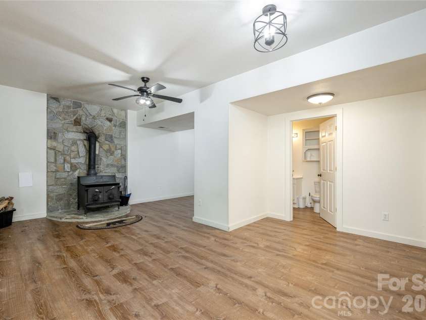 47 Buchanan Lane, Canton, NC 28716.  MLS# CAR4392413, YatesRealty ID 41479. 