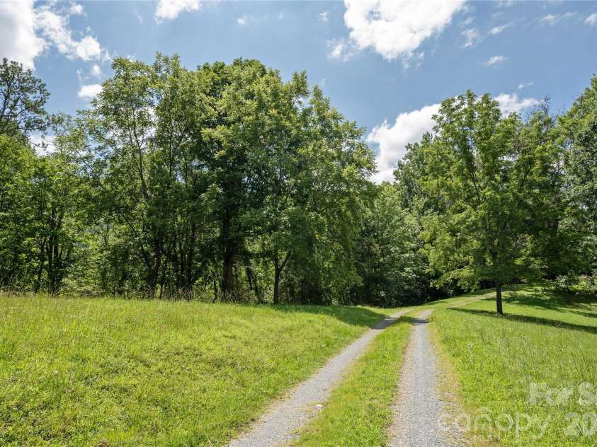47 Buchanan Lane, Canton, NC 28716.  MLS# CAR4392413, YatesRealty ID 41479. 