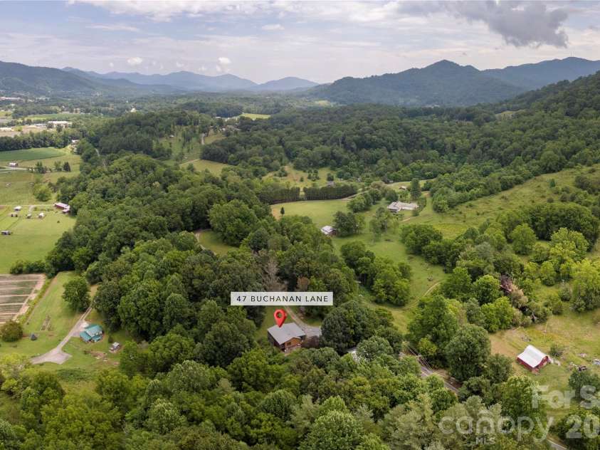 47 Buchanan Lane, Canton, NC 28716.  MLS# CAR4392413, YatesRealty ID 41479. 