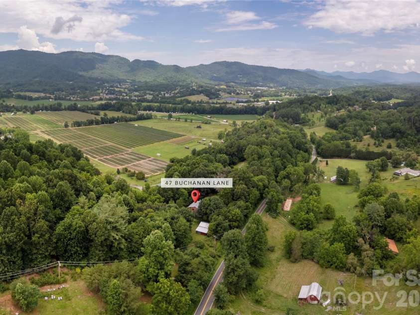 47 Buchanan Lane, Canton, NC 28716.  MLS# CAR4392413, YatesRealty ID 41479. 