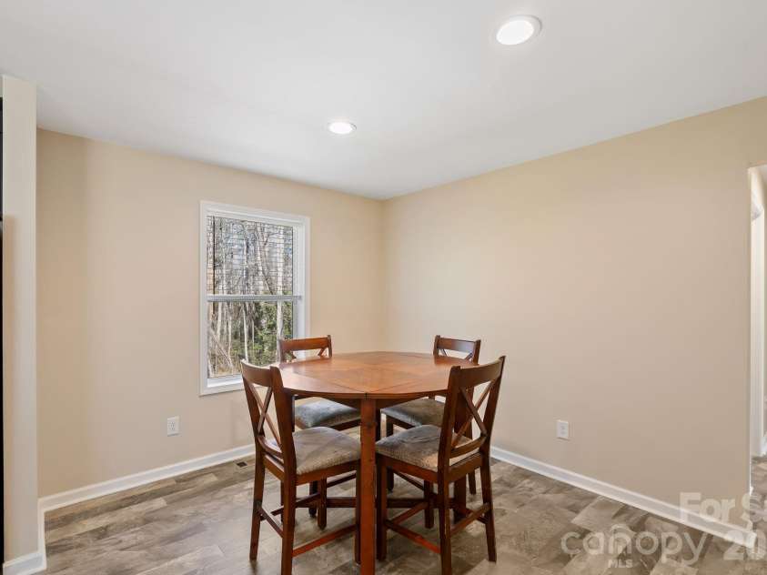 247-1 Bent Creek Ranch Road, Asheville, NC 28806.  MLS# CAR4356700, YatesRealty ID 4148. Dining room 