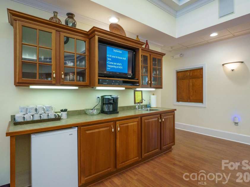 509 26th Avenue, Hickory, NC 28601.  MLS# CAR4411595, YatesRealty ID 41482. Clubhouse Coffee Bar