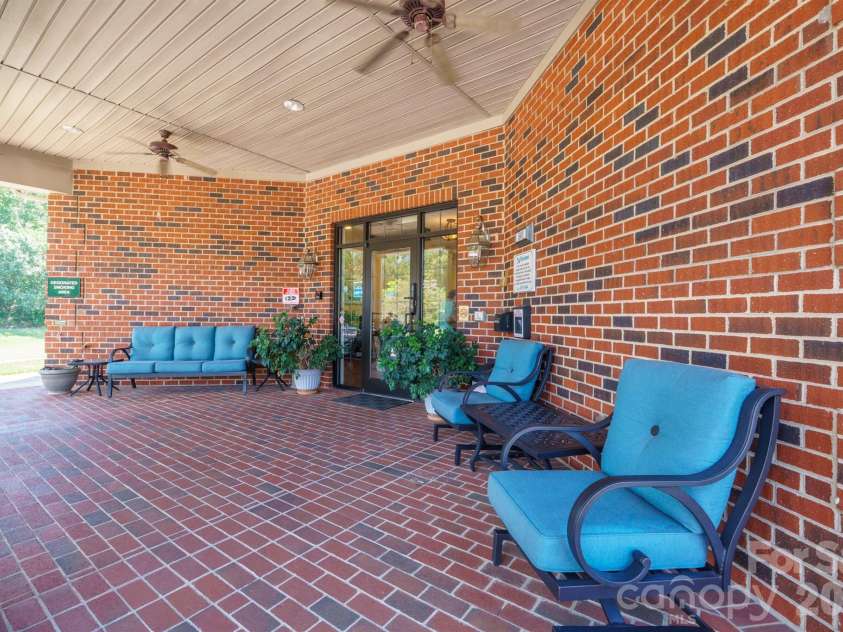 509 26th Avenue, Hickory, NC 28601.  MLS# CAR4411595, YatesRealty ID 41482. Clubhouse Front Porch