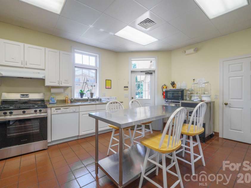 509 26th Avenue, Hickory, NC 28601.  MLS# CAR4411595, YatesRealty ID 41482. Clubhouse Kitchen