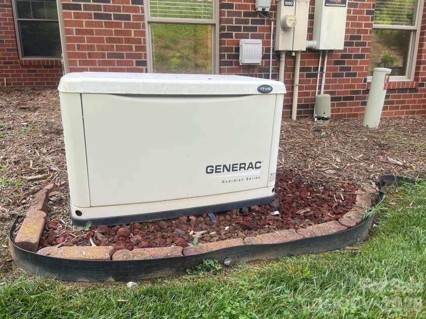 509 26th Avenue, Hickory, NC 28601.  MLS# CAR4411595, YatesRealty ID 41482. Generator View