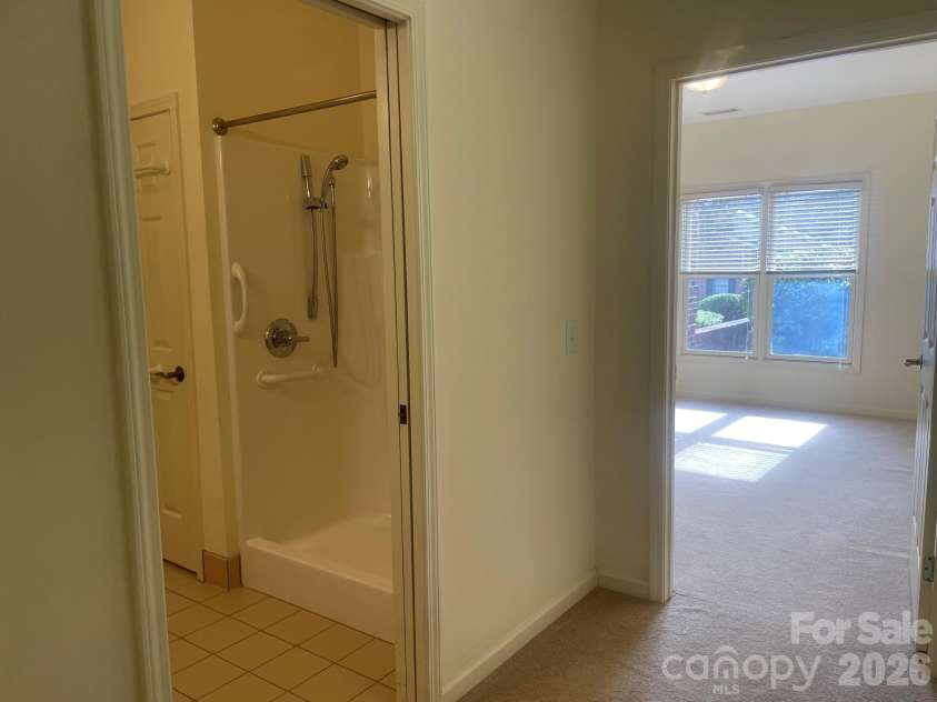 509 26th Avenue, Hickory, NC 28601.  MLS# CAR4411595, YatesRealty ID 41482. Hallway