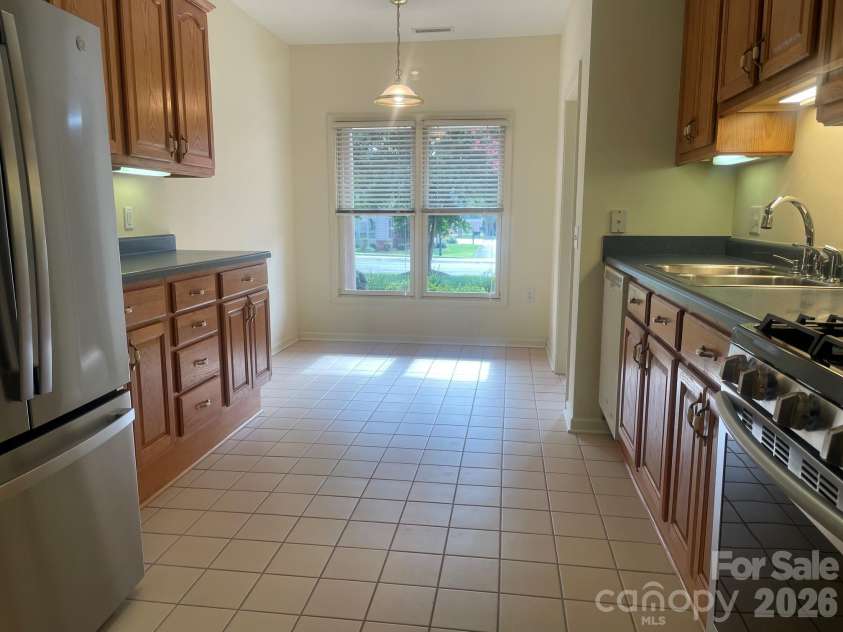 509 26th Avenue, Hickory, NC 28601.  MLS# CAR4411595, YatesRealty ID 41482. Kitchen
