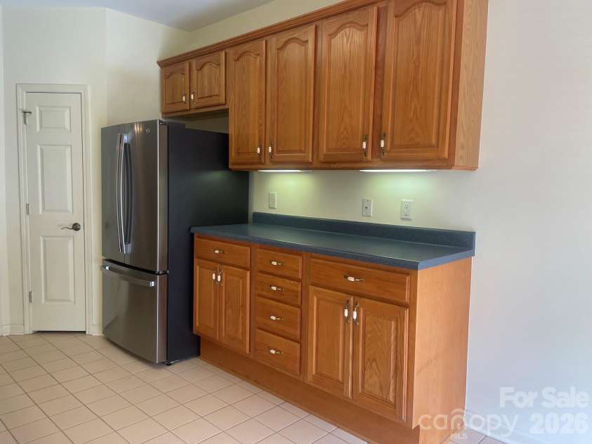509 26th Avenue, Hickory, NC 28601.  MLS# CAR4411595, YatesRealty ID 41482. Kitchen
