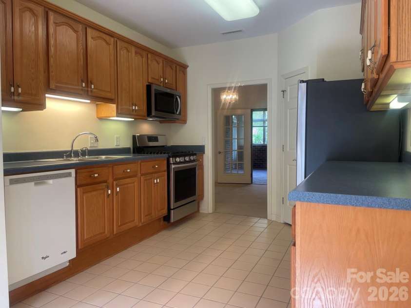 509 26th Avenue, Hickory, NC 28601.  MLS# CAR4411595, YatesRealty ID 41482. Kitchen