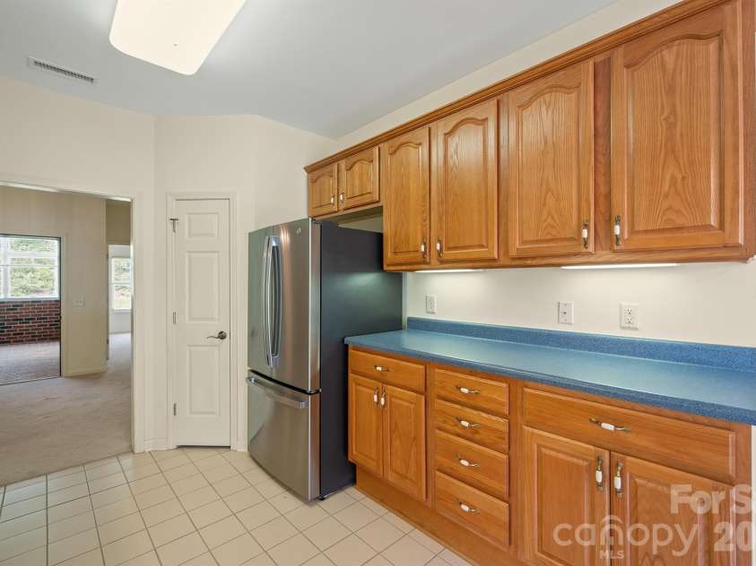 509 26th Avenue, Hickory, NC 28601.  MLS# CAR4411595, YatesRealty ID 41482. Kitchen