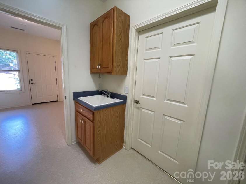 509 26th Avenue, Hickory, NC 28601.  MLS# CAR4411595, YatesRealty ID 41482. Laundry Room