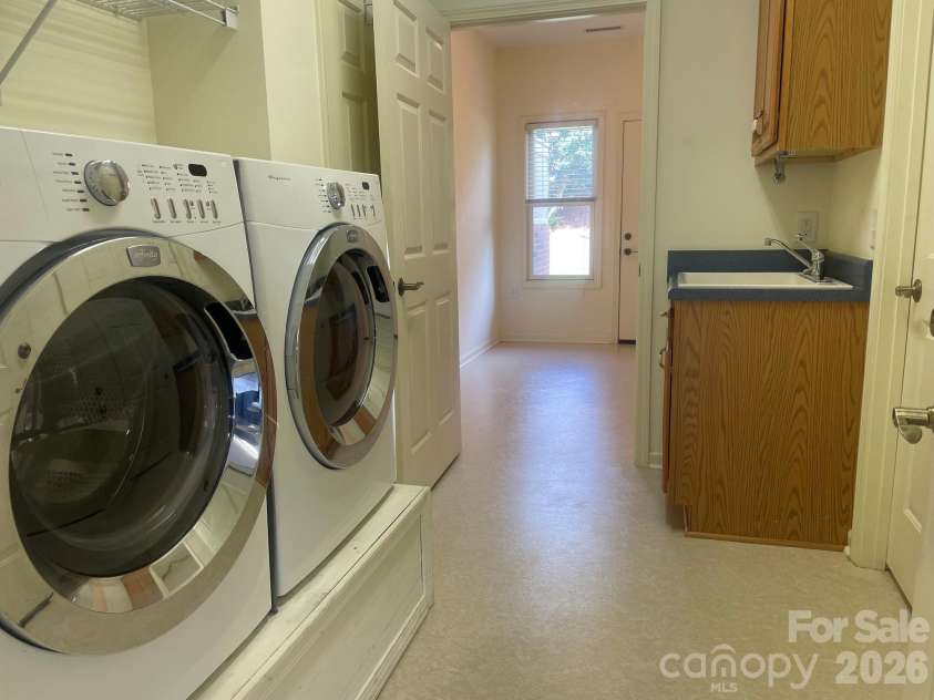 509 26th Avenue, Hickory, NC 28601.  MLS# CAR4411595, YatesRealty ID 41482. Laundry Room
