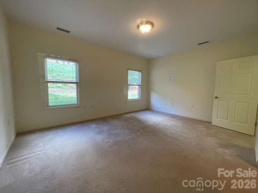 509 26th Avenue, Hickory, NC 28601.  MLS# CAR4411595, YatesRealty ID 41482. Main Bedroom