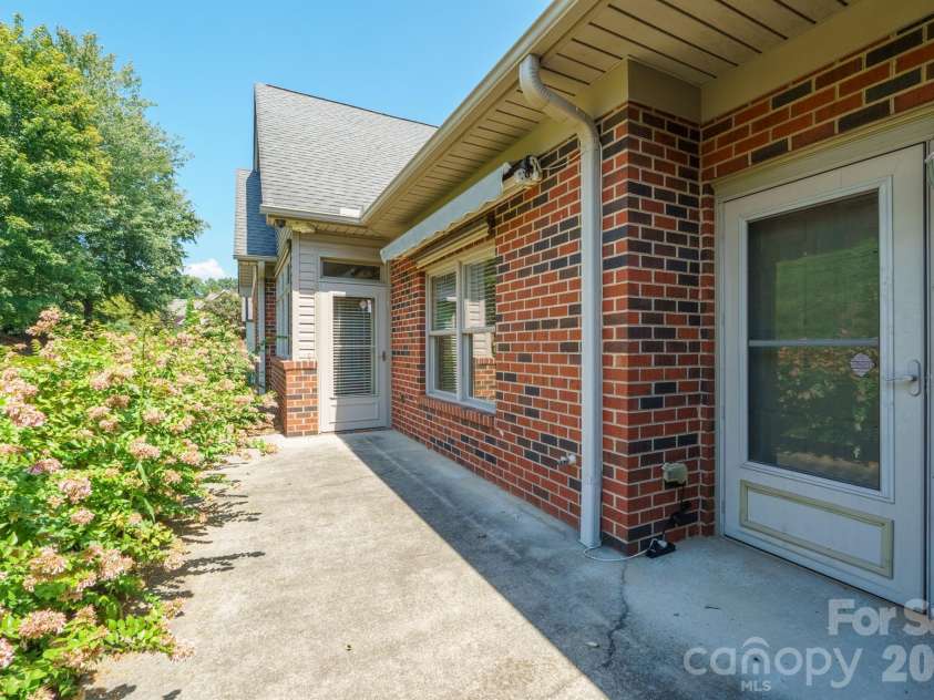 509 26th Avenue, Hickory, NC 28601.  MLS# CAR4411595, YatesRealty ID 41482. Patio