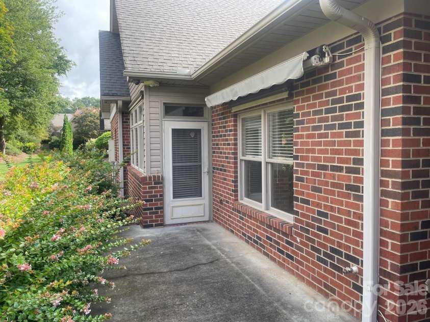 509 26th Avenue, Hickory, NC 28601.  MLS# CAR4411595, YatesRealty ID 41482. Patio View