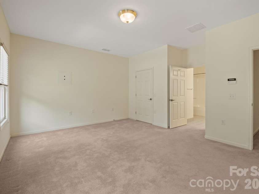 509 26th Avenue, Hickory, NC 28601.  MLS# CAR4411595, YatesRealty ID 41482. Primary Bedroom