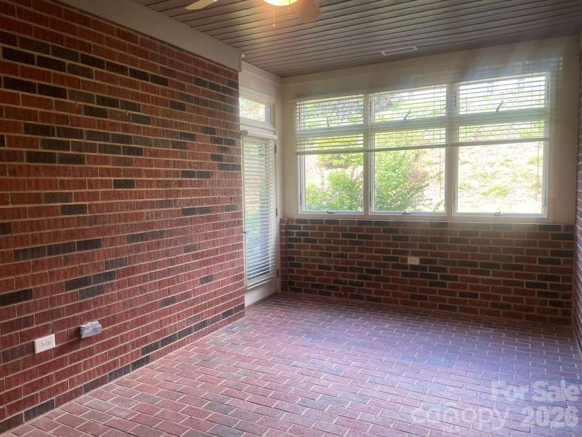 509 26th Avenue, Hickory, NC 28601.  MLS# CAR4411595, YatesRealty ID 41482. Sunroom