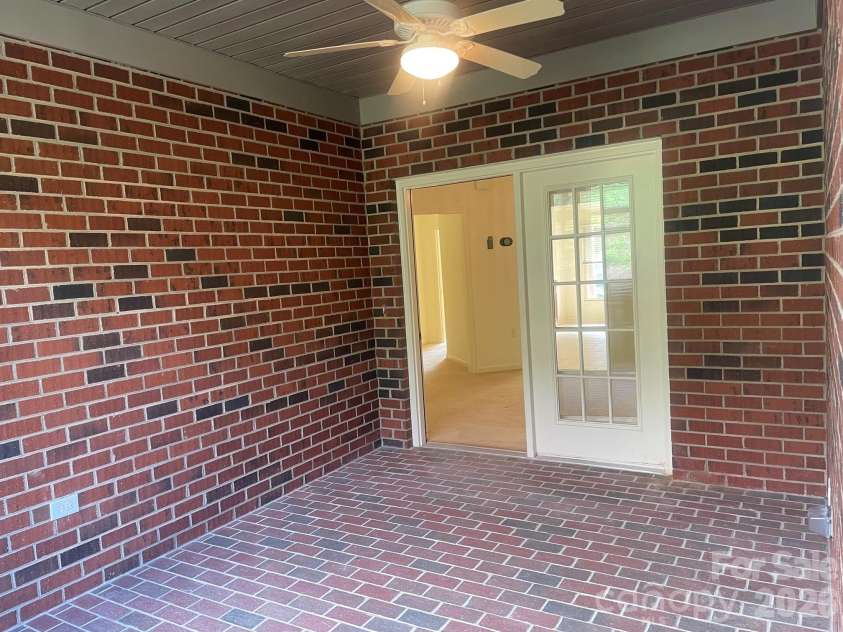 509 26th Avenue, Hickory, NC 28601.  MLS# CAR4411595, YatesRealty ID 41482. Sunroom