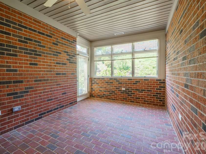 509 26th Avenue, Hickory, NC 28601.  MLS# CAR4411595, YatesRealty ID 41482. Sunroom