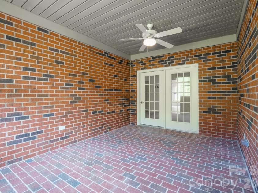 509 26th Avenue, Hickory, NC 28601.  MLS# CAR4411595, YatesRealty ID 41482. Sunroom