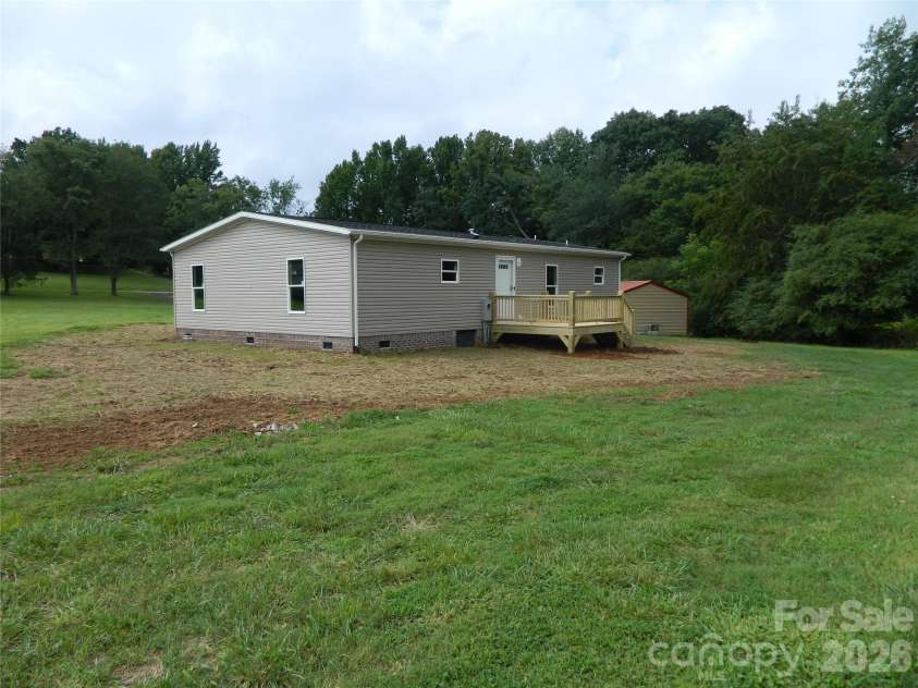 3944 Hollywood Ridge Road, Lenoir, NC 28645.  MLS# CAR4403035, YatesRealty ID 41483. 