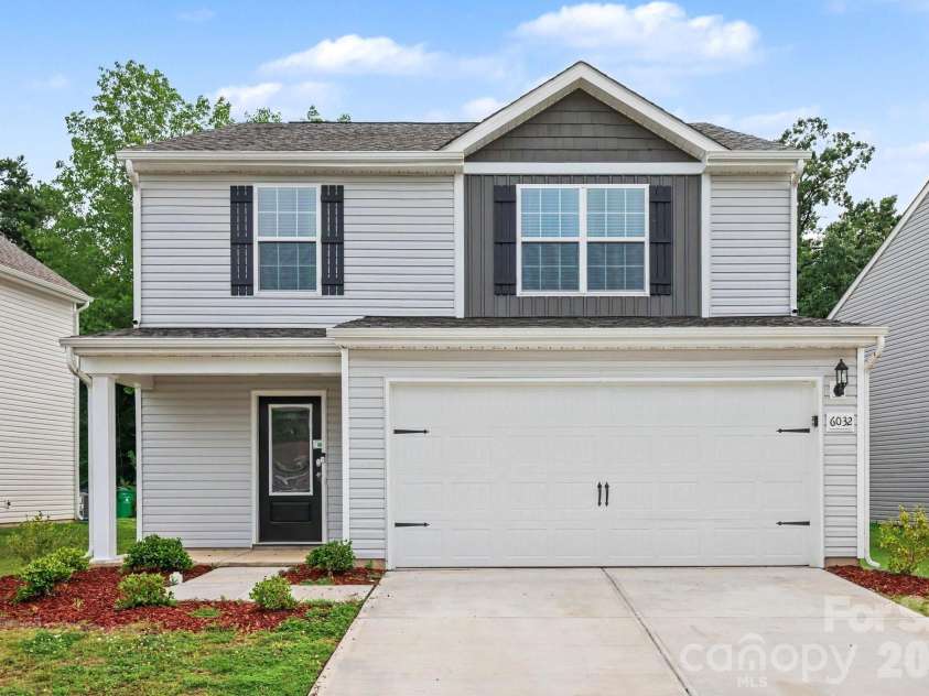 6032 Lowe Lane, Charlotte, NC 28214.  MLS# CAR4408260, YatesRealty ID 41484. 