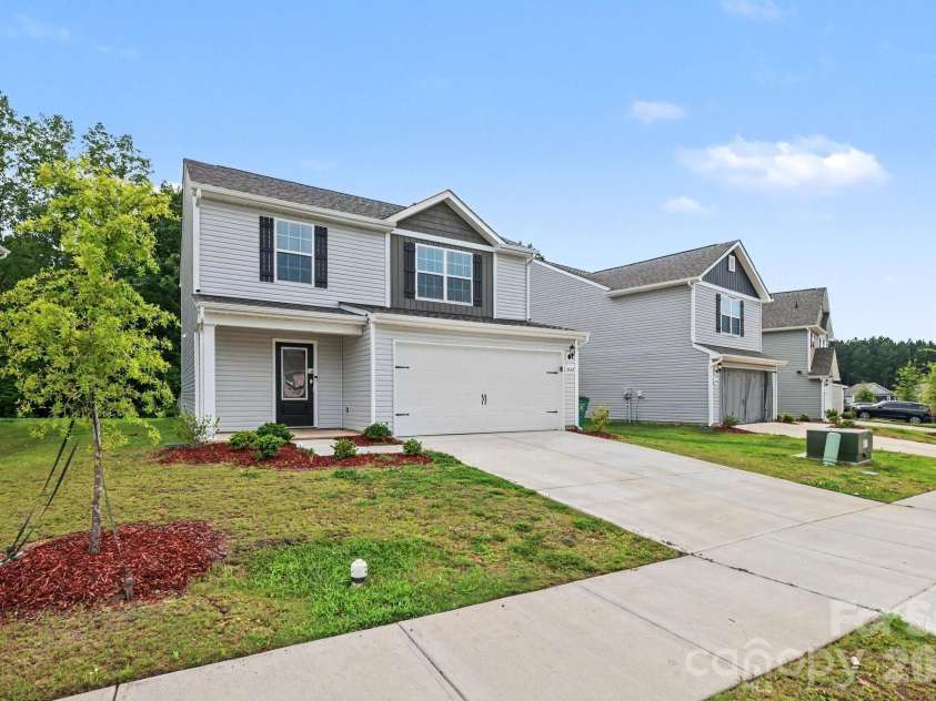 6032 Lowe Lane, Charlotte, NC 28214.  MLS# CAR4408260, YatesRealty ID 41484. 