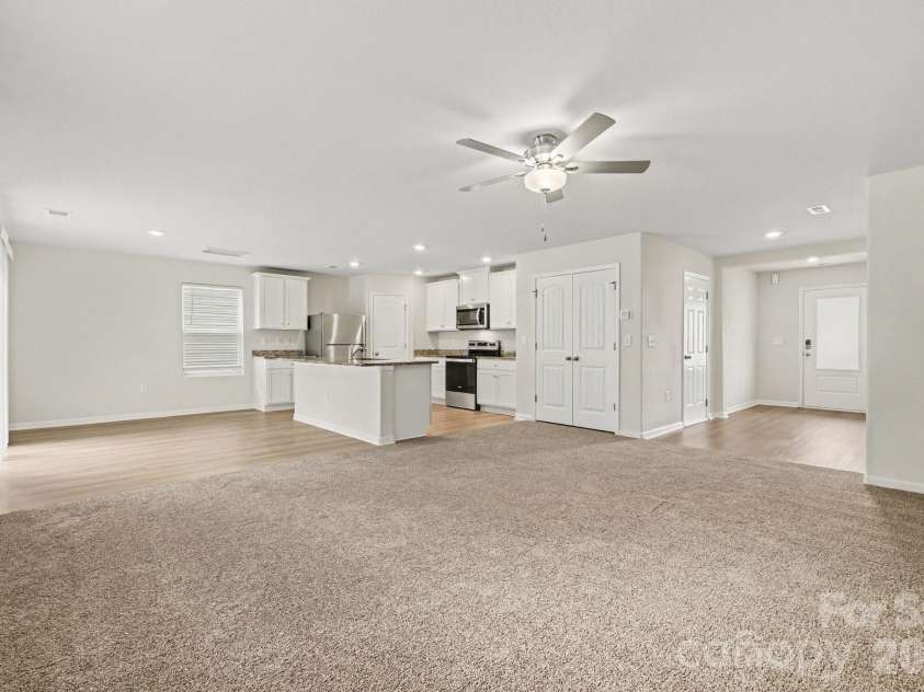 6032 Lowe Lane, Charlotte, NC 28214.  MLS# CAR4408260, YatesRealty ID 41484. 