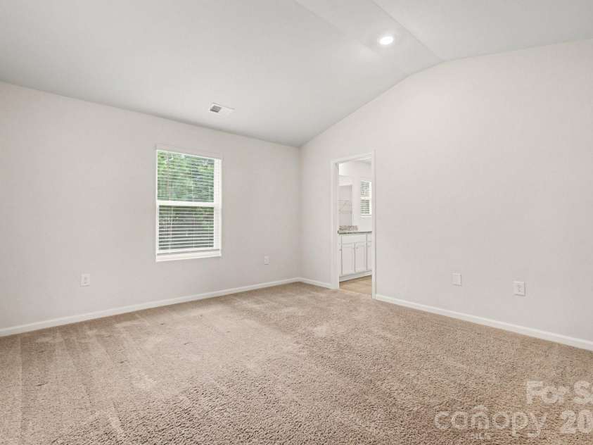6032 Lowe Lane, Charlotte, NC 28214.  MLS# CAR4408260, YatesRealty ID 41484. 