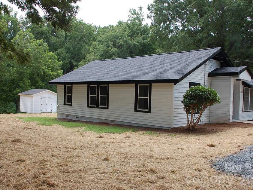 24674 Saint Martin Road, Albemarle, NC 28001.  MLS# CAR4411700, YatesRealty ID 41485. 