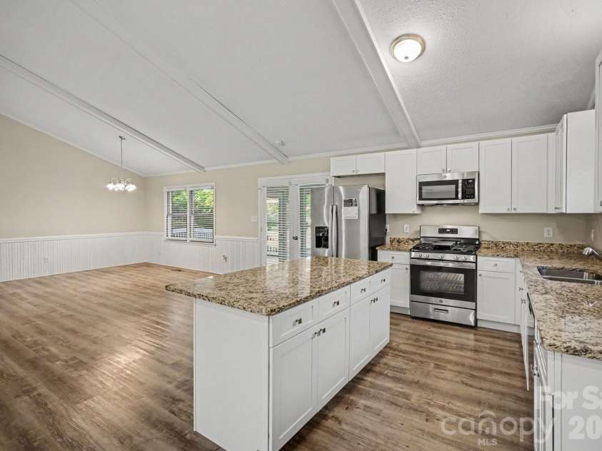 105 Windsong Court, Gastonia, NC 28056.  MLS# CAR4409815, YatesRealty ID 41486. 