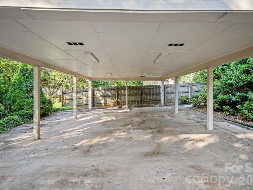 105 Windsong Court, Gastonia, NC 28056.  MLS# CAR4409815, YatesRealty ID 41486. 