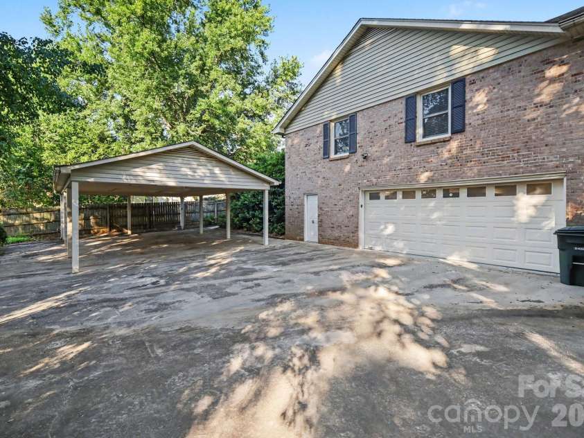 105 Windsong Court, Gastonia, NC 28056.  MLS# CAR4409815, YatesRealty ID 41486. 