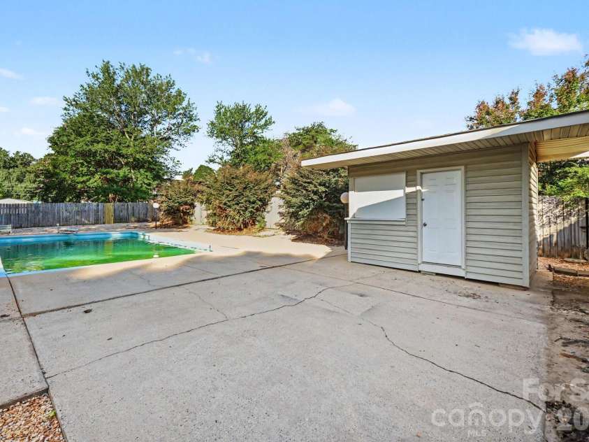 105 Windsong Court, Gastonia, NC 28056.  MLS# CAR4409815, YatesRealty ID 41486. 