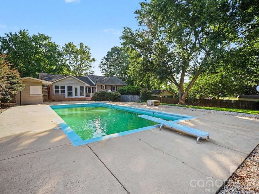 105 Windsong Court, Gastonia, NC 28056.  MLS# CAR4409815, YatesRealty ID 41486. 