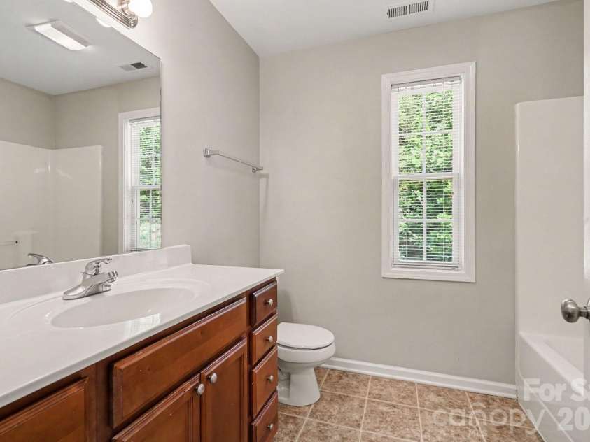 3948 Newhall Drive, Conover, NC 28601.  MLS# CAR4411681, YatesRealty ID 41487. 
