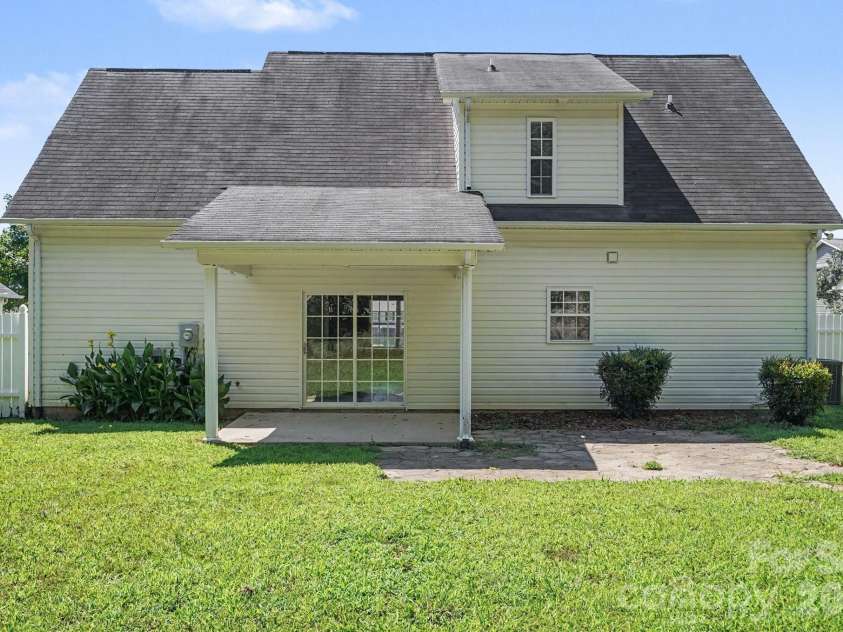 3948 Newhall Drive, Conover, NC 28601.  MLS# CAR4411681, YatesRealty ID 41487. 