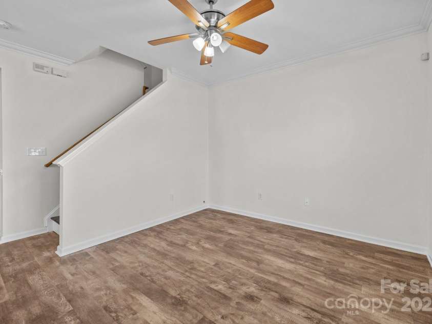 471 Doughton Lane, Charlotte, NC 28217.  MLS# CAR4225949, YatesRealty ID 4149. 