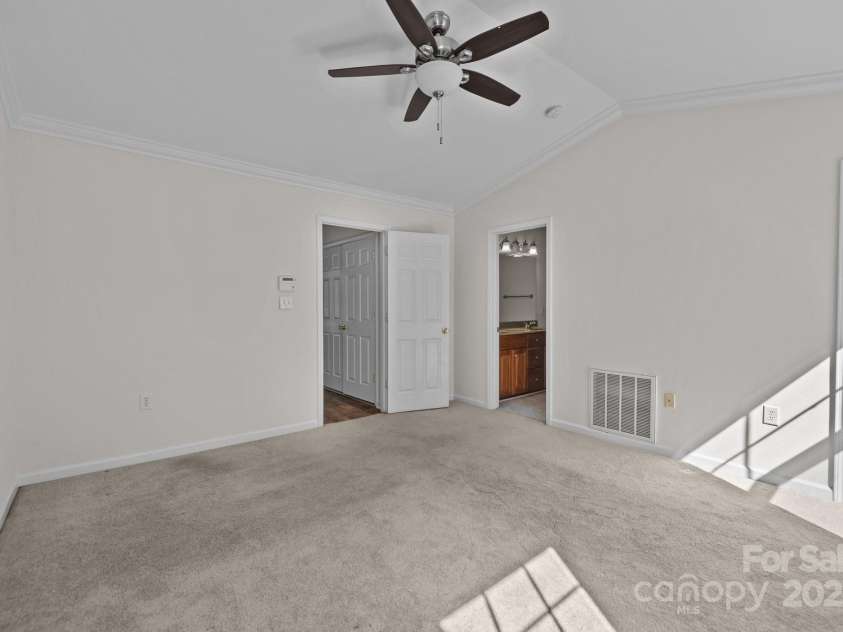 471 Doughton Lane, Charlotte, NC 28217.  MLS# CAR4225949, YatesRealty ID 4149. 